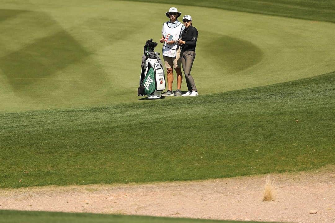 ジェニファー・ソングさんのインスタグラム写真 - (ジェニファー・ソングInstagram)「Great to be back starting the season! The dust is off💥  Thank you  @lpga_tour  @superstitionmountaincc  Ps-no more one handers」3月27日 11時32分 - jennifermsong