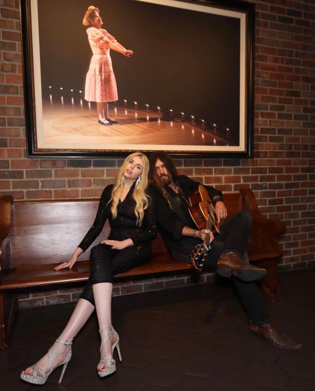 ビリー・レイ・サイラスのインスタグラム：「Lookin forward to our Opry performance airing tonight on NBC @wsmvtv 11cst」