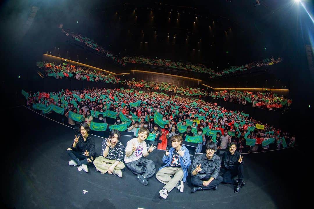 Tani Yuukiのインスタグラム：「YURIN LIVE Vol.2 最高だったね❤️‍🔥 優里くんありがとう！ みんなありがとう！ またね！  Photo by @g_zooo1   #YURINLIVEvol2」