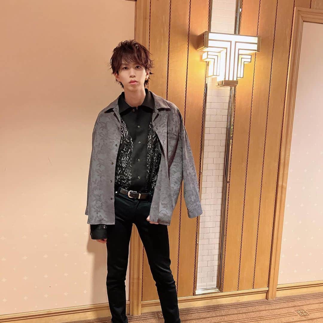 はじめしゃちょーのインスタグラム：「ROCK🤘」