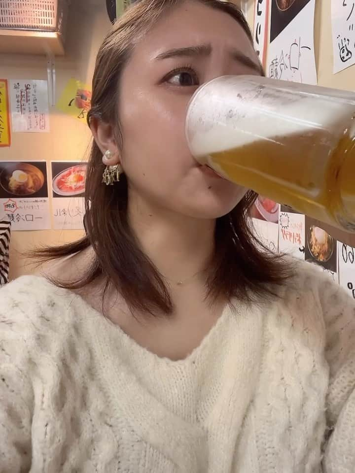 森詩織のインスタグラム：「最近ビール1杯目はジョッキ半分くらいを一気に飲んでしまう🍺 夏が近づいてきてるなー🤩🌈 #酒もり #ビール #アサヒ #昔はまじでCM狙ってた」