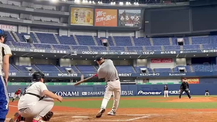 のインスタグラム：「【らいken対決】 球速30キロのkento fukayaからレフトオーバーのスリーベース打ちました。 彼に散々スカされてきた恨みをここで晴らせました。 #侍マンゲキ」