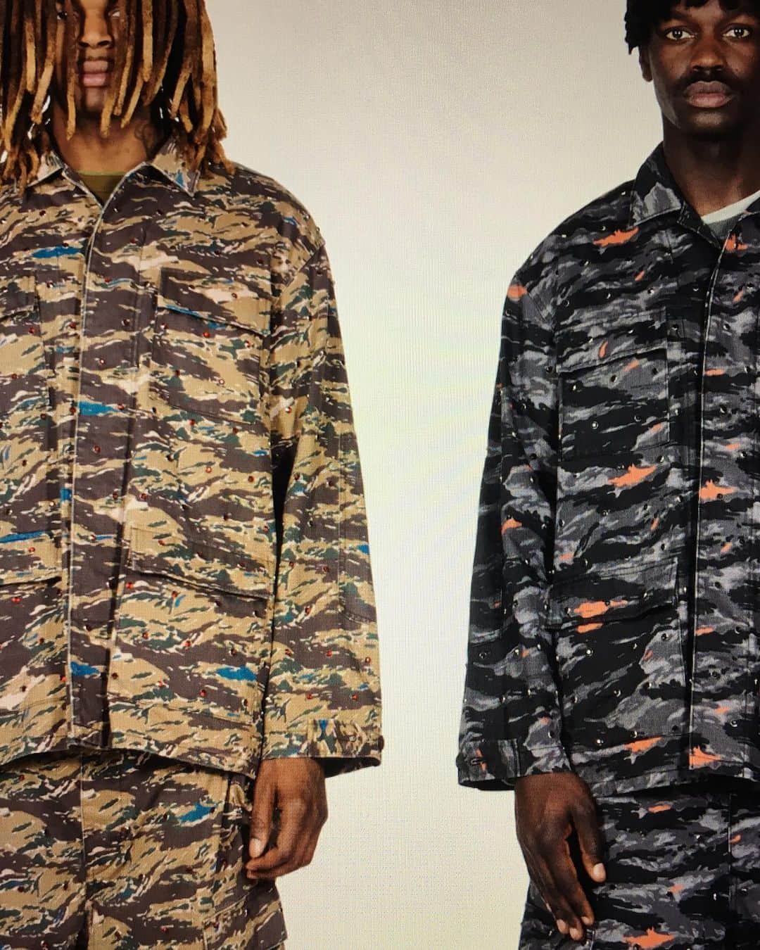 シュプリームのインスタグラム：「Supreme®/UNDERCOVER. 03/30/2023  Supreme has worked with UNDERCOVER on a new collection for Spring 2023. The collection consists of a Trench + Puffer Jacket, Puffer Jacket, BDU Jacket, Track Jacket, S/S Shirt, Moto Jersey, Football Top, two Hooded Sweatshirts, Layered Jean, Cargo Pant, Track Pant, Sweatpant, 6-Panel Hat, Waist Bag and Gallery1950 Rug.   Available March 30th.   Available in Japan April 1st.」