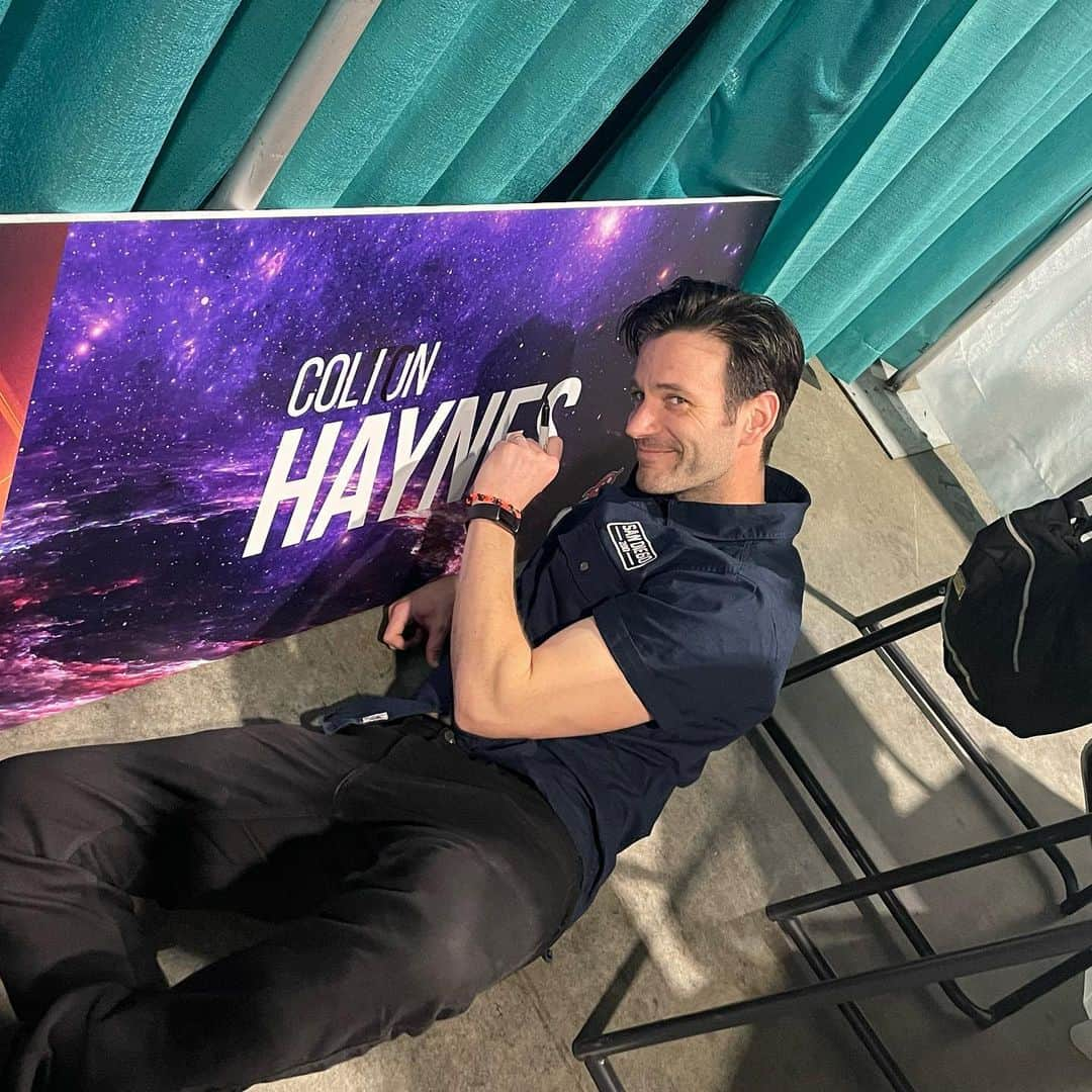 コリン・ドネルさんのインスタグラム写真 - (コリン・ドネルInstagram)「Thank you so much to everyone who came out to @galaxyconrichmond. Had a great time being reunited with some #Arrow friends and getting a chance to chat with all of you and a bonus of meeting some folks I’ve admired for a long time.  Hope to get a chance to do some more soon so if there’s a con near you you’d like to see me at, tag them in the comments below!」3月27日 23時05分 - colindonnell