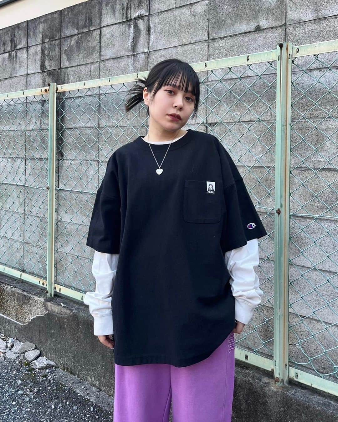 XGIRL_ootdのインスタグラム：「#xgirl_ootd @__wendys2 145cm 　 X-girl HIROSHIMA STAFF 　 ------------------------------------ ▪️X-girl × Champion  REVERSE WEAVE®︎ POCKET S/S TEE ￥7,700(税込) ▪️WIDE LEG SWEAT PANTS ￥14,300(税込) ------------------------------------ 　 #xgirl #xgirljp #エックスガール #ストリートコーデ #ストリート系女子 #ストリート女子 #ストリートファッション #champion #championreverseweave #reverseweave #チャンピオン #チャンピオンリバースウィーブ #リバースウィーブ」