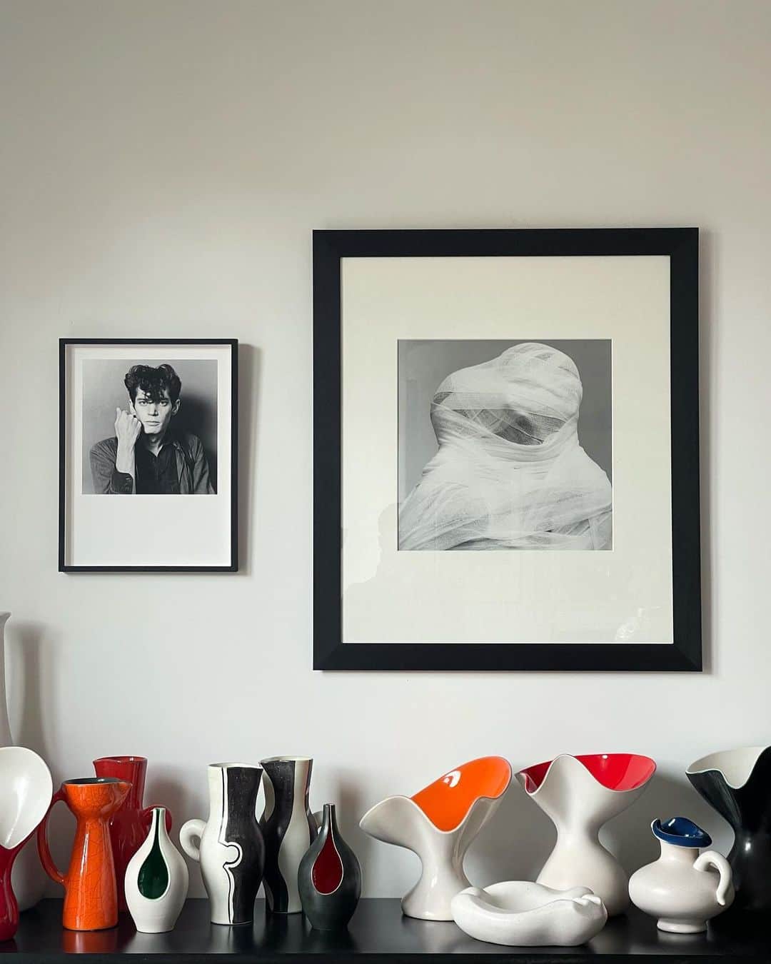 クリスヴァンアッシュのインスタグラム：「HOME  #robertmapplethorpe #patrickrobyn #polchambost #kris_van_assche #krisvanassche」