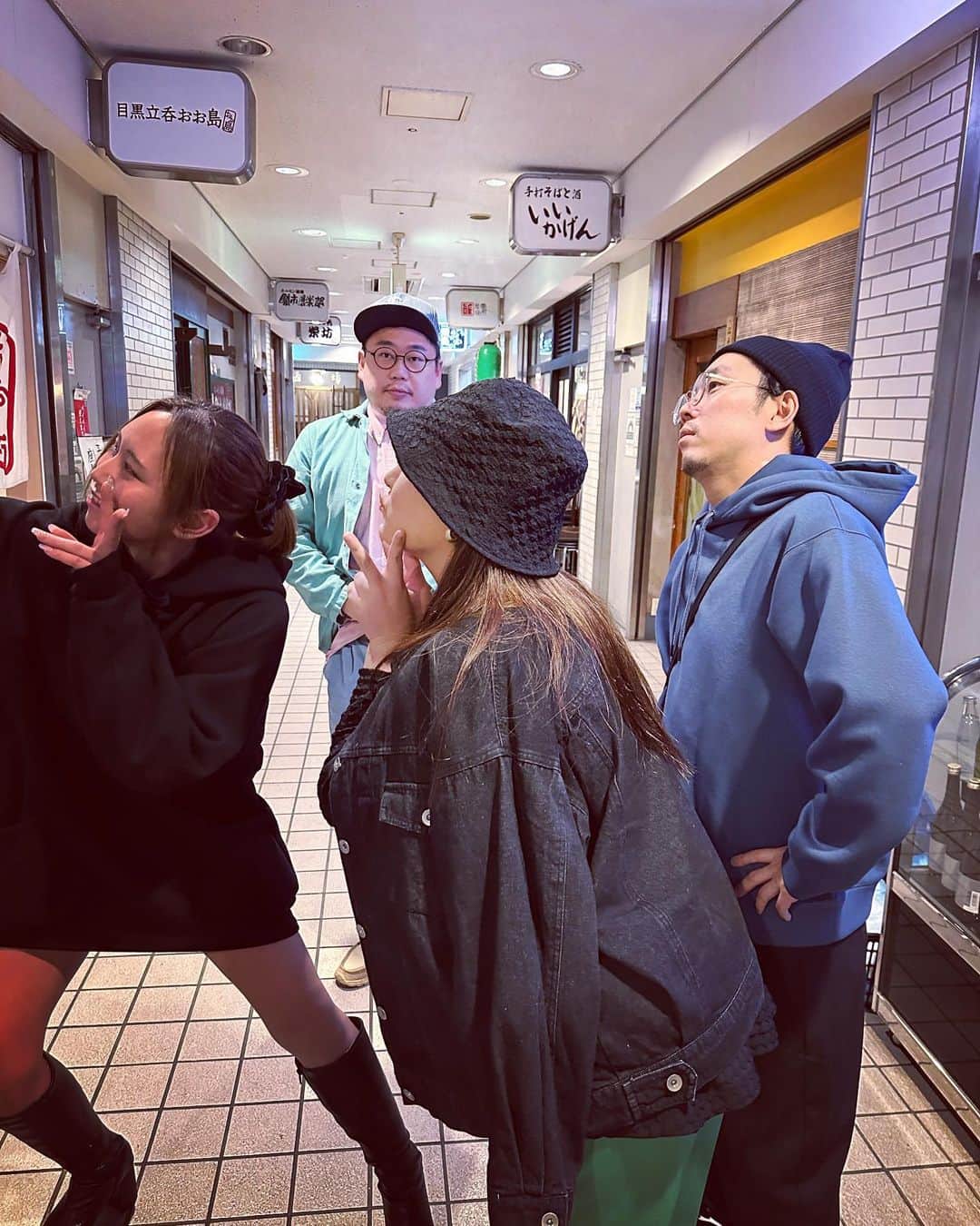 のインスタグラム：「とは言え、どちらもシャッターチャンスは譲れない。  #周年おめでとうございます」