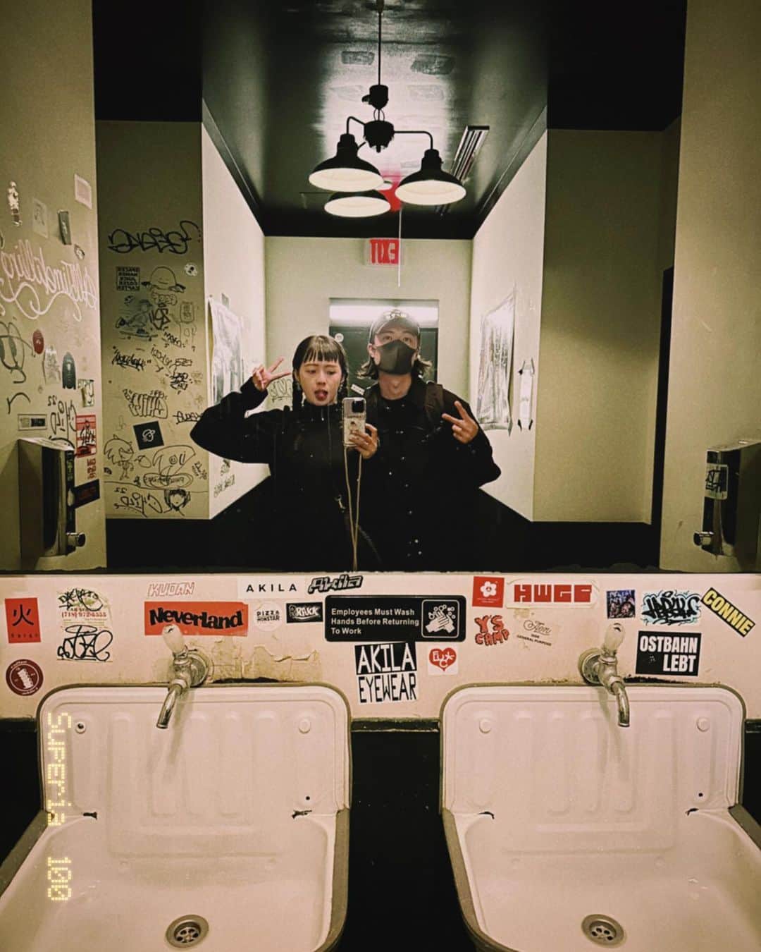 Dewi Chienさんのインスタグラム写真 - (Dewi ChienInstagram)「🍕如果跟我們一樣設定了認真逛街日，那逛到南青山的時候，拜託記得來吃這間披薩，超省時又超好吃啦⋯慢慢吃都不用半小時就可以充滿電力再出發👍🏻推 #最後有人陰魂不散 #下次再帶妳一起來 #比臉還大的披薩」3月27日 23時28分 - dewichien