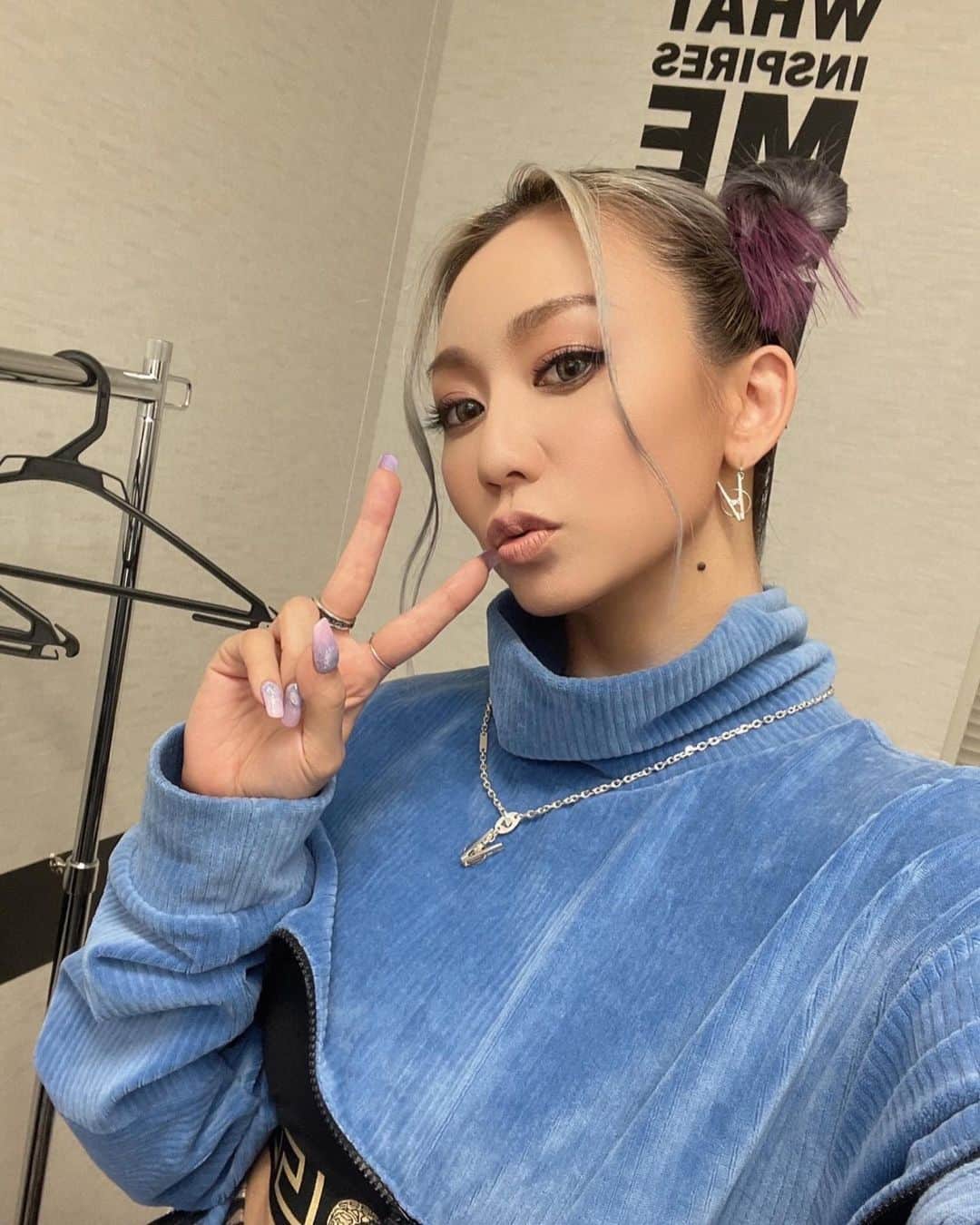 倖田來未のインスタグラム：「. 本日、DJ KOOちゃんパイセンの番組にお世話になりましたー！！！  今日はこんなスタイリングでしたー！ ⁡ #KOOfes #kodakumi #倖田來未」