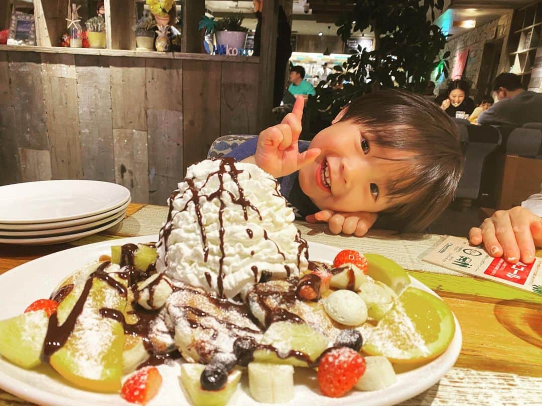 小林優斗のインスタグラム：「来週辺りに"ご報告"があります。 久しぶりのお知らせってやつです。 この投稿を見かけたらきにしておいてほしいです。  です！  。。。です！！！！」