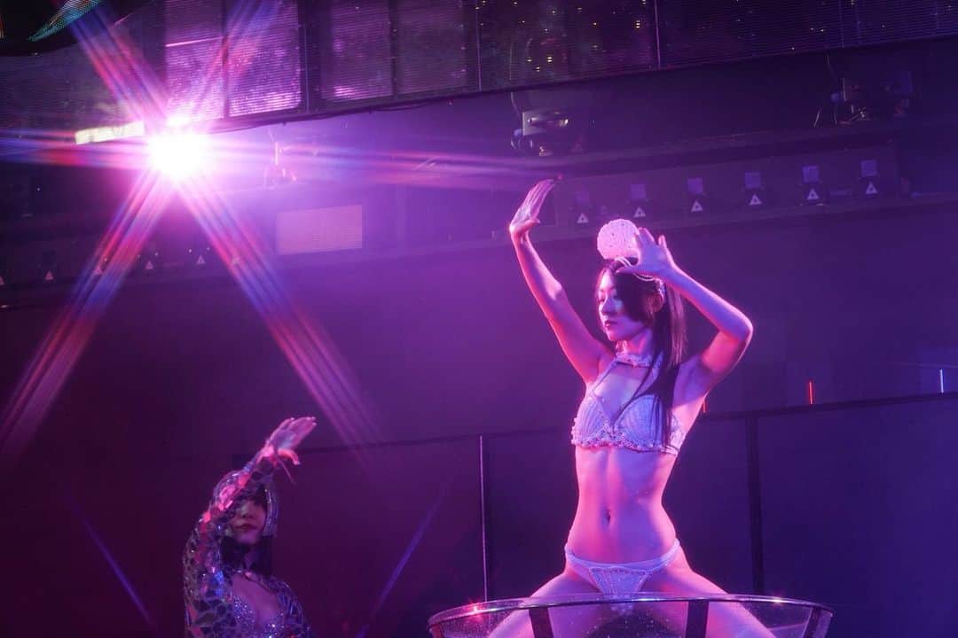 Lunaさんのインスタグラム写真 - (LunaInstagram)「🍸✨  #バーレスク東京 #burlesque #show #showgirl #🍸」3月27日 14時56分 - luna_burlesque