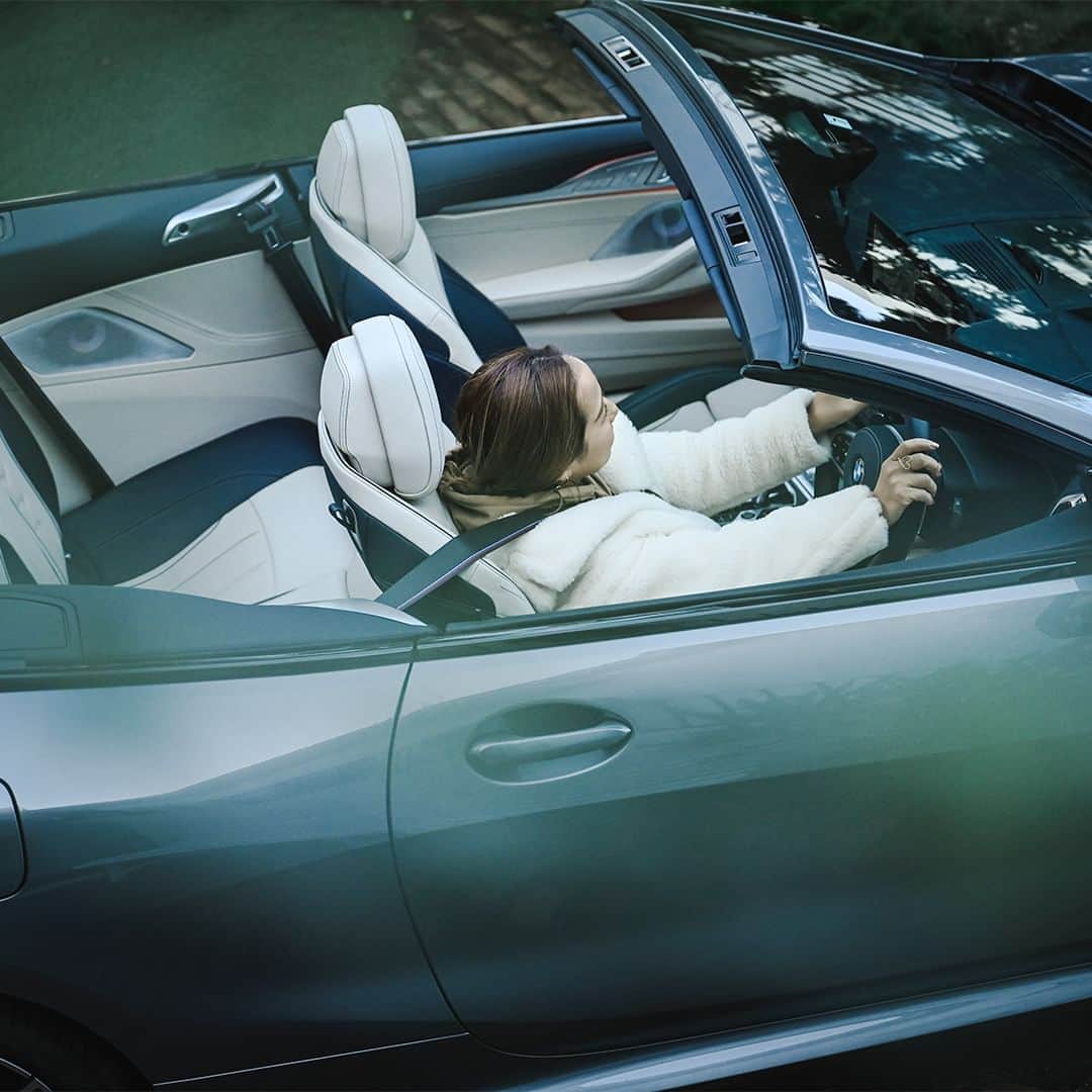 BMW Japanさんのインスタグラム写真 - (BMW JapanInstagram)「THE 8 “雲”のような浮遊感となめらかさ  女性視点で感じたオープンカーの乗り心地や内装について語った、ドレスデザイナー #伊藤羽仁衣 さん。 BMW M850i xDrive カブリオレの魅力とは。  インタビュー記事は @bmwjapan アカウントトップのURLからチェック。  #FREUDEforever #先駆者が見た景色 #BMW #駆けぬける歓び #BMWJapan #BMW8 #カブリオレ」3月27日 15時00分 - bmwjapan