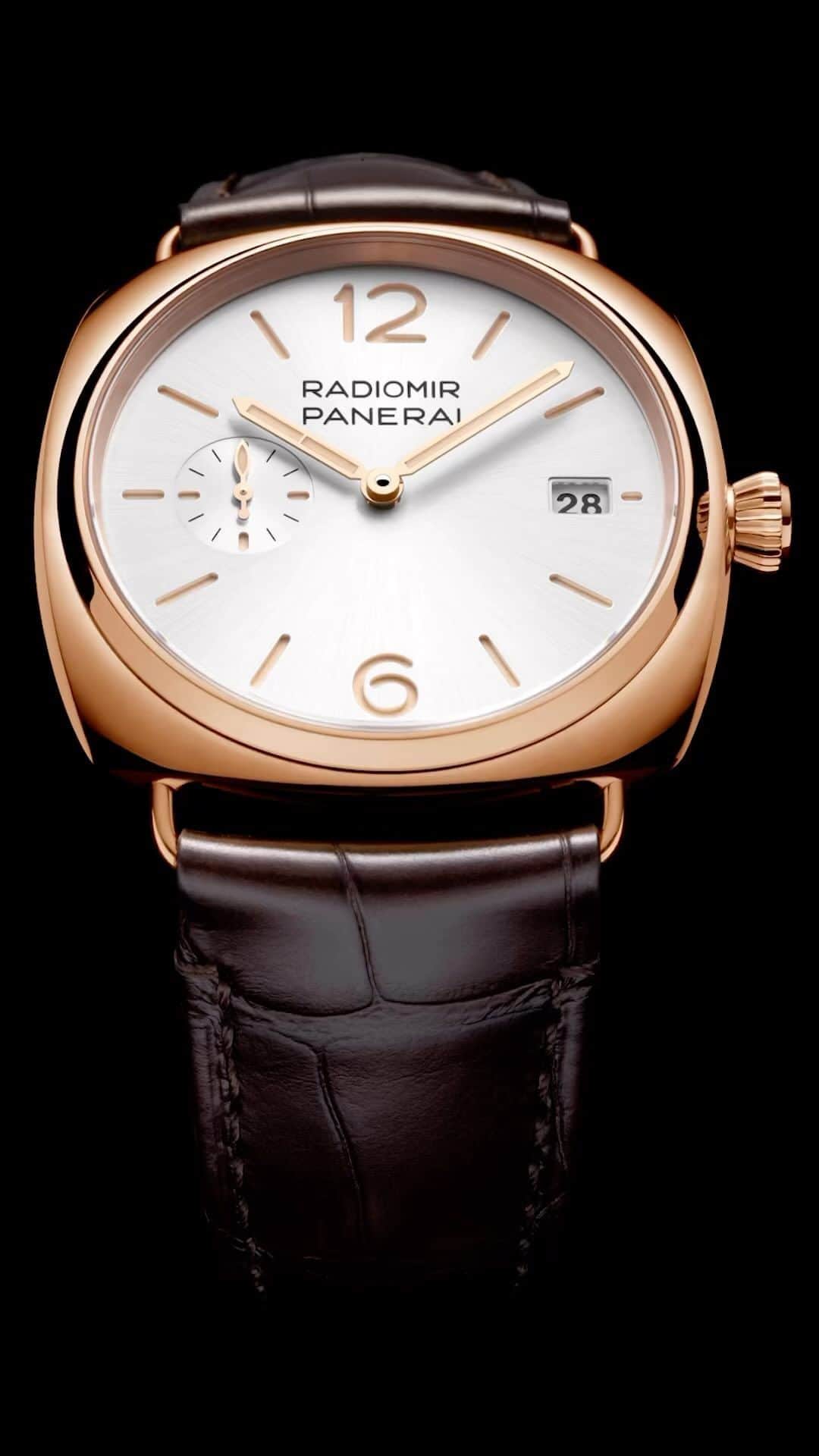 パネライのインスタグラム：「The year of the Radiomir – Watches and Wonders 2023 release.   This is the #PAM1036 Quaranta Goltech. #Panerai has taken the iconic and historic Radiomir and made a contemporary version of it with a 40mm case and white sun brushed dial. This piece is powered by the P.900 slim automatic movement making the piece including the case only 10.15mm thick, which is the thinnest of any Panerai watch.    This piece is available at all Panerai boutiques with a retail price of $18.200 USD.    What do all of you think?   Read more detailed information on our website www.paneraicentral.com」