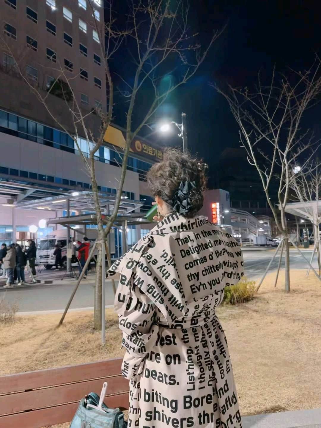 チ・スウォンのインスタグラム：「뭔놈의 봄이 이토록 추웠을까나...어젯밤.」