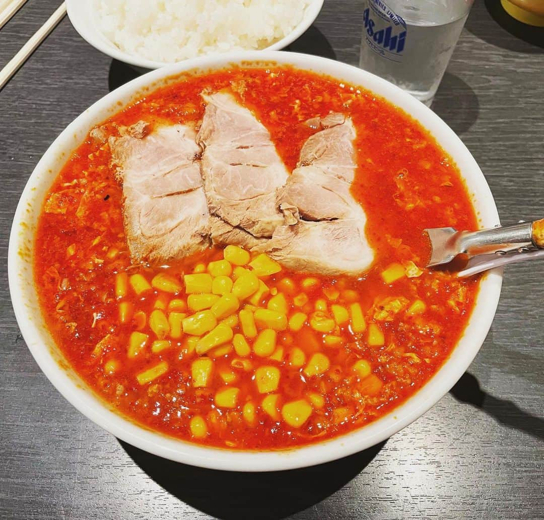 森本貴幸のインスタグラム：「New tantanmen  #ニュータンタンメン #元祖ニュータンタンメン本舗  #タンタンスープ #めちゃ辛 #ニンニクトリプル #ひき肉ダブル #卵ダブル #チャーシュー #コーン #ライス大 @xagitube」