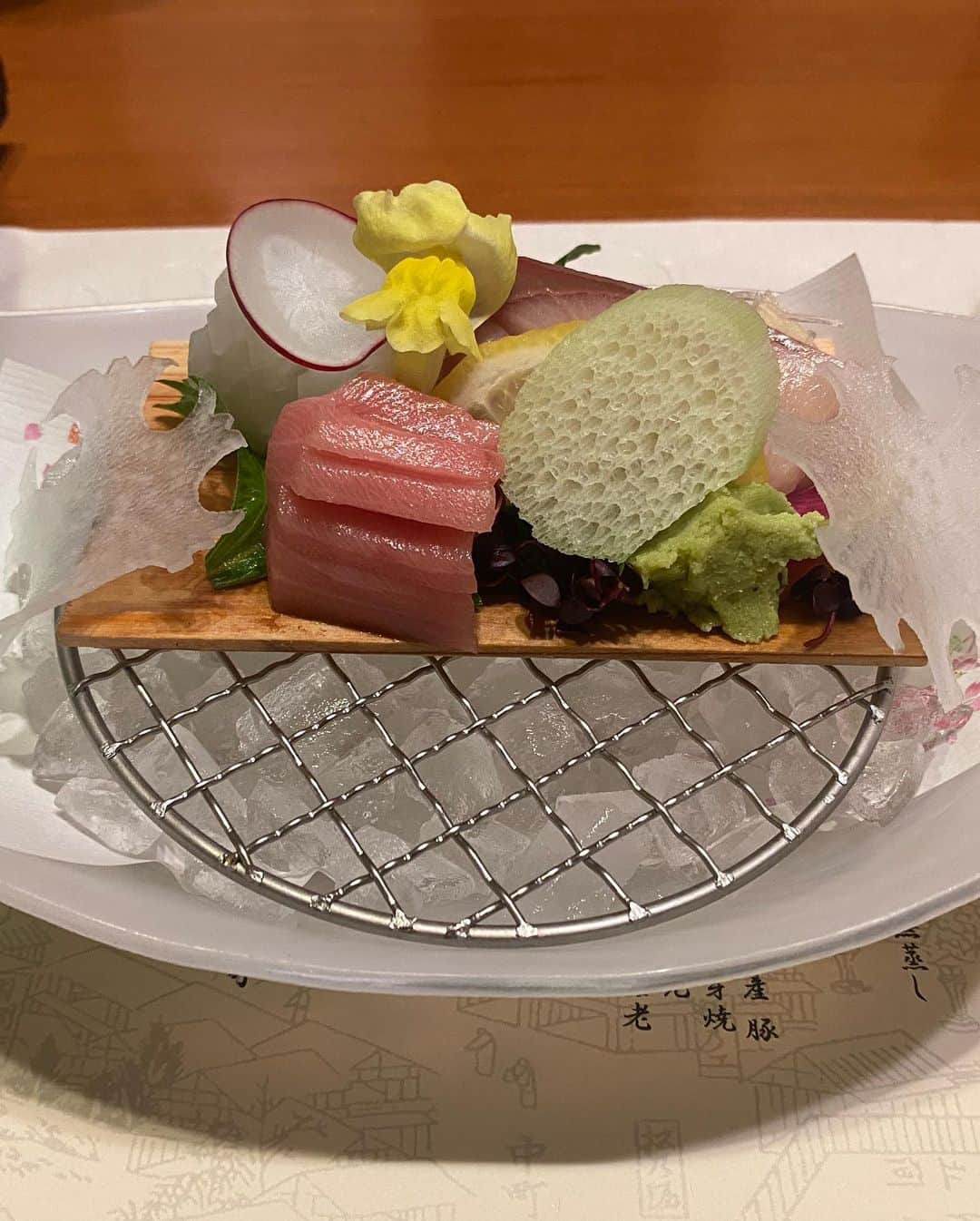 yurieさんのインスタグラム写真 - (yurieInstagram)「ハワイ大学時代の友達の朝日 @a3h10046 がロンドンから日本に遊びに来たから、草津温泉行ってきた☺️💗  奈良屋に泊まったよ❣️  楽しかった、めっちゃリラックスできた😊💗  温泉♨️最高💗  #kusatsu #kusatsuonsen #onsentrip #onsen #温泉女子　#温泉旅行　#女子旅　#草津温泉　#湯もみ　#奈良屋」3月27日 16時24分 - yurie808golf