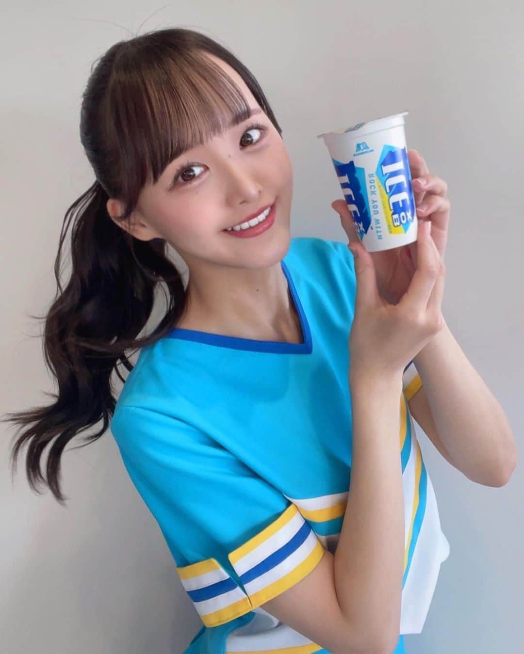 福田朱里さんのインスタグラム写真 - (福田朱里Instagram)「森永製菓 アイスボックスのCMに起用して頂きました！ アイスボックスは昔からよく食べている大好きな商品だったので、今回お話を頂けてすごく嬉しかったです。  撮影もとっても楽しくて、アイスボックスカラーのチアガールの服が爽やかで可愛くてお気に入りになりました💎公式アカウント(@icebox_stu48 )で随時オフショットなどもアップされるかも！？フォローしてお待ちくださいね☺️ STU48パッケージのICE BOXが全国のお店に並ぶのも楽しみ〜みなさんぜひ沢山GETしてください！！私もいっぱい食べたいと思います！！  特設サイトにはキャンペーン情報、限定動画など盛り沢山なのでぜひチェックしてください✨ https://www.morinaga.co.jp/ice/icebox/stu48/  #フレフレ全力 #アイスボックス #チア #チアガール #アイドル #ポニーテール #アイス #アイドル衣装 #衣装 #夏 #水色 #森永製菓 #福田朱里 #甲斐心愛 #瀧野由美子 #石田千穂 #高雄さやか #中村舞 #沖侑果 #ICEBOX #STU48 #CM」3月27日 16時27分 - akaringo_stu48