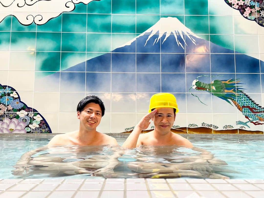 西村真二のインスタグラム：「🌸 4月から「ヒルナンデス！」の月曜レギュラーの仲間入りをさせて頂くことになりました！ まずはフワちゃんに敬語を使わせるとこから頑張っていきます！ みなさん是非ともご覧ください！ #ヒルナンデス #コットン」
