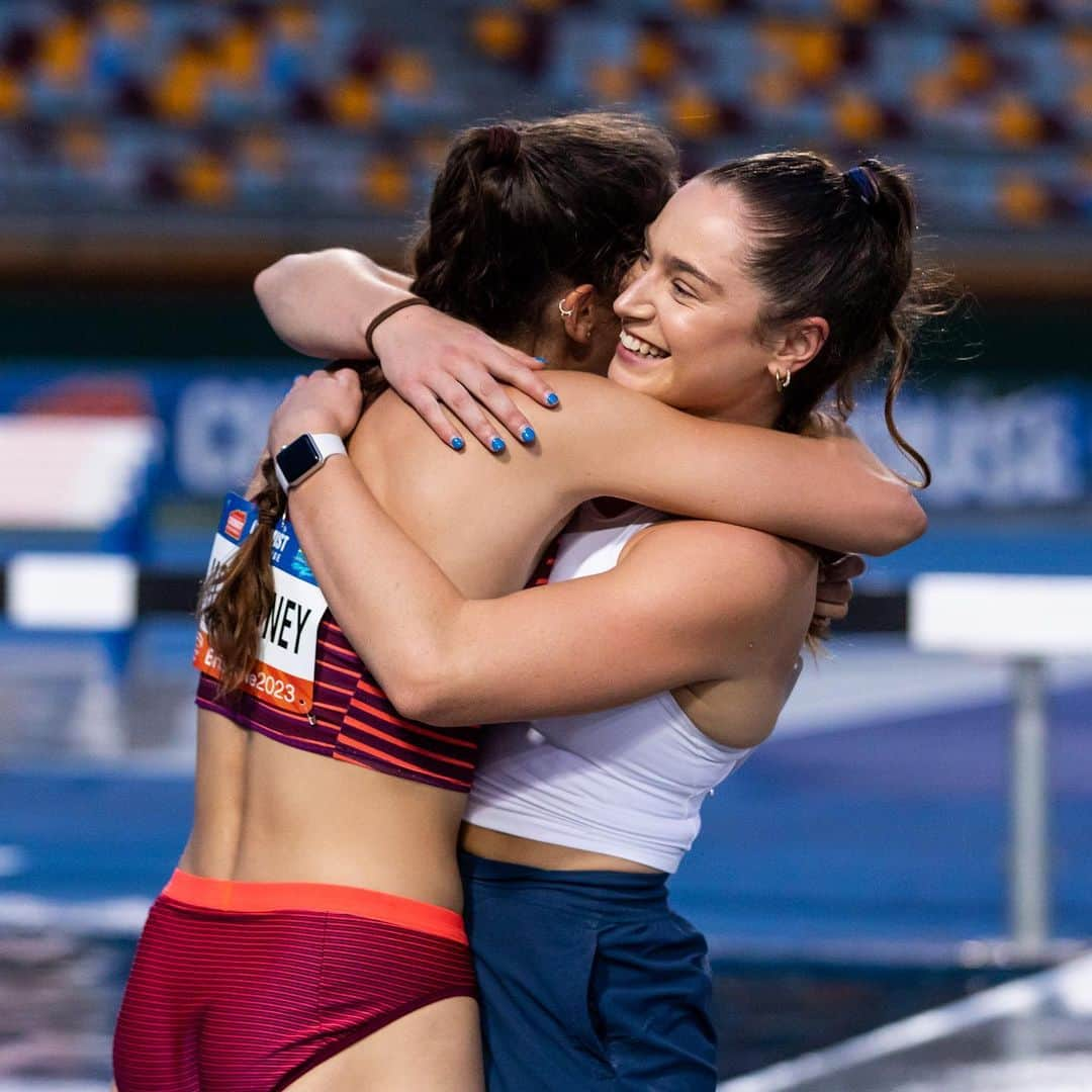 エリザ・マッカートニーのインスタグラム：「Brisbane Track Classic ‘23 👭  Pc: @caseysims_」