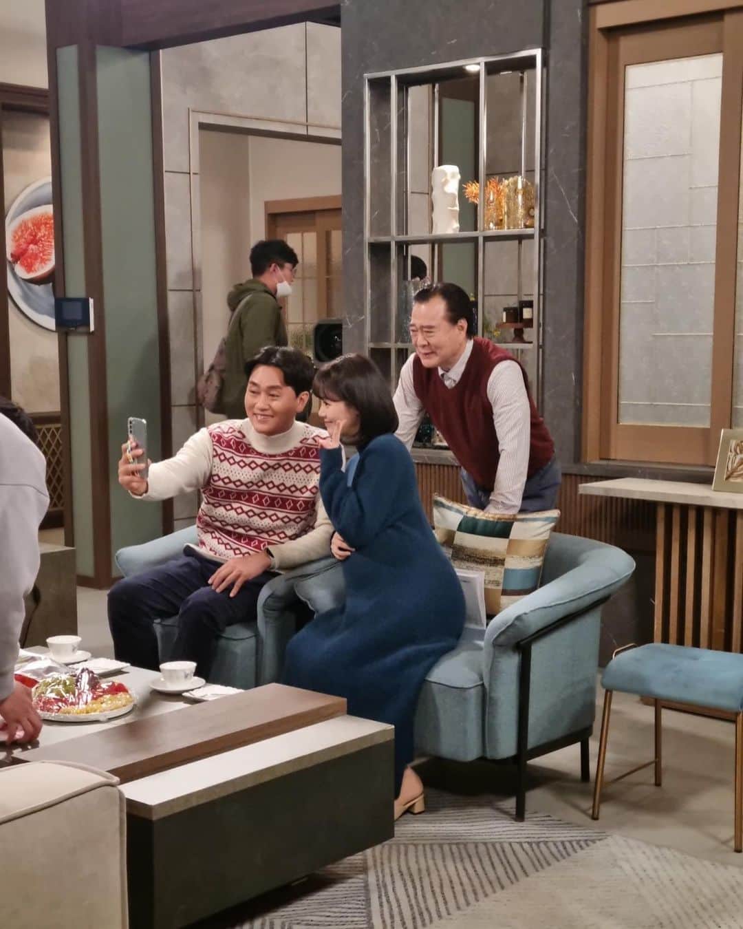 シン・ゴウンのインスタグラム：「오늘도 #비밀의여자 본방사수 꼬야꼬야 할꼬야  💕🤫」