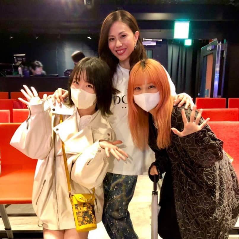 瀧澤彩夏のインスタグラム：「先日は、『NANA Presents 747☆～DOLCE〜』を観に行かせて頂きました✨💕 最初っから最後まで楽しくて感動して夢のような時間でした！ NANAさんにもお会いできてほんっとうに嬉しかったです😭💕 綺麗で可愛くてかっこよくて優しくてずーっと憧れです。 大好きです☺️   #NANA さん #747DOLCE #MAX さん」