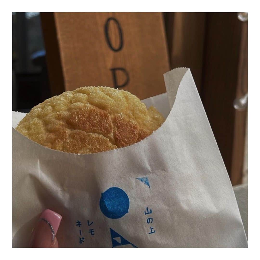 松葉愛海のインスタグラム：「このメロンパン美味しすぎた🥯🍈」