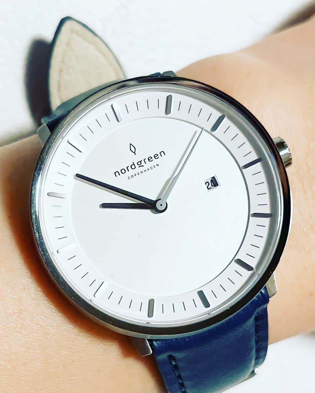 浜口順子さんのインスタグラム写真 - (浜口順子Instagram)「デンマークのサスティナブルブランド・Nordgreenさんと コラボさせていただくことになりました🌱   新生活に向けて新しい時計をGET！ Nordgreenさんの素敵な時計。デンマークデザインのシンプルで洗練されたデザインは、男女ともにとても使いやすくおすすめ！ 世代も問わず。　 プレゼントにもめっちゃ良いですな。 そんなNordgreenさん、 ただいま新生活応援キャンペーン中！ 追加のストラップ（ベルト）が １本ついた厳選セットが 最大２０％off、また、クーポンコードを使用することで、 そこからさらに15%off！ めっちゃお買い得です✨  ここから↓ URL :  https://bit.ly/3ZWi7dyv　（ストーリーにリンク貼っておきます！） 15%OFFクーポンコード : DJABK (有効期限４月末まで)  ☝️クーポンコード、 お忘れずに！ 替えの素敵なストラップもあるのでまたご紹介しますね✌️    #nordgreen #ノードグリーン  #腕時計」3月27日 21時00分 - hamaguchijunko