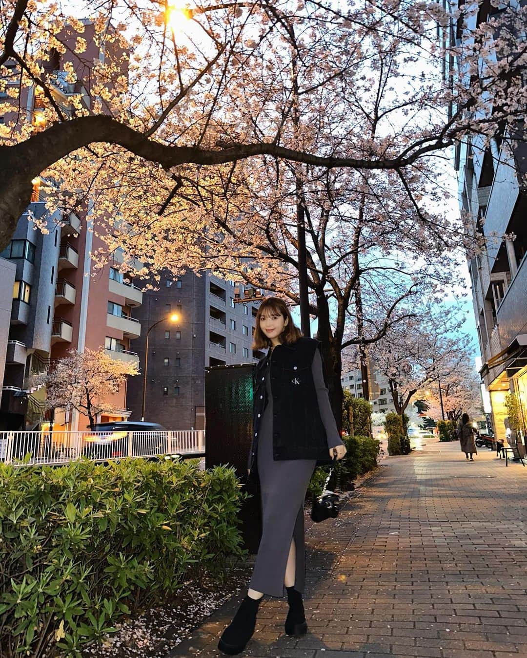 藤田ニコル（にこるん）さんのインスタグラム写真 - (藤田ニコル（にこるん）Instagram)「今日の私服☺️🖤 桜見れた🌸」3月27日 18時31分 - 2525nicole2