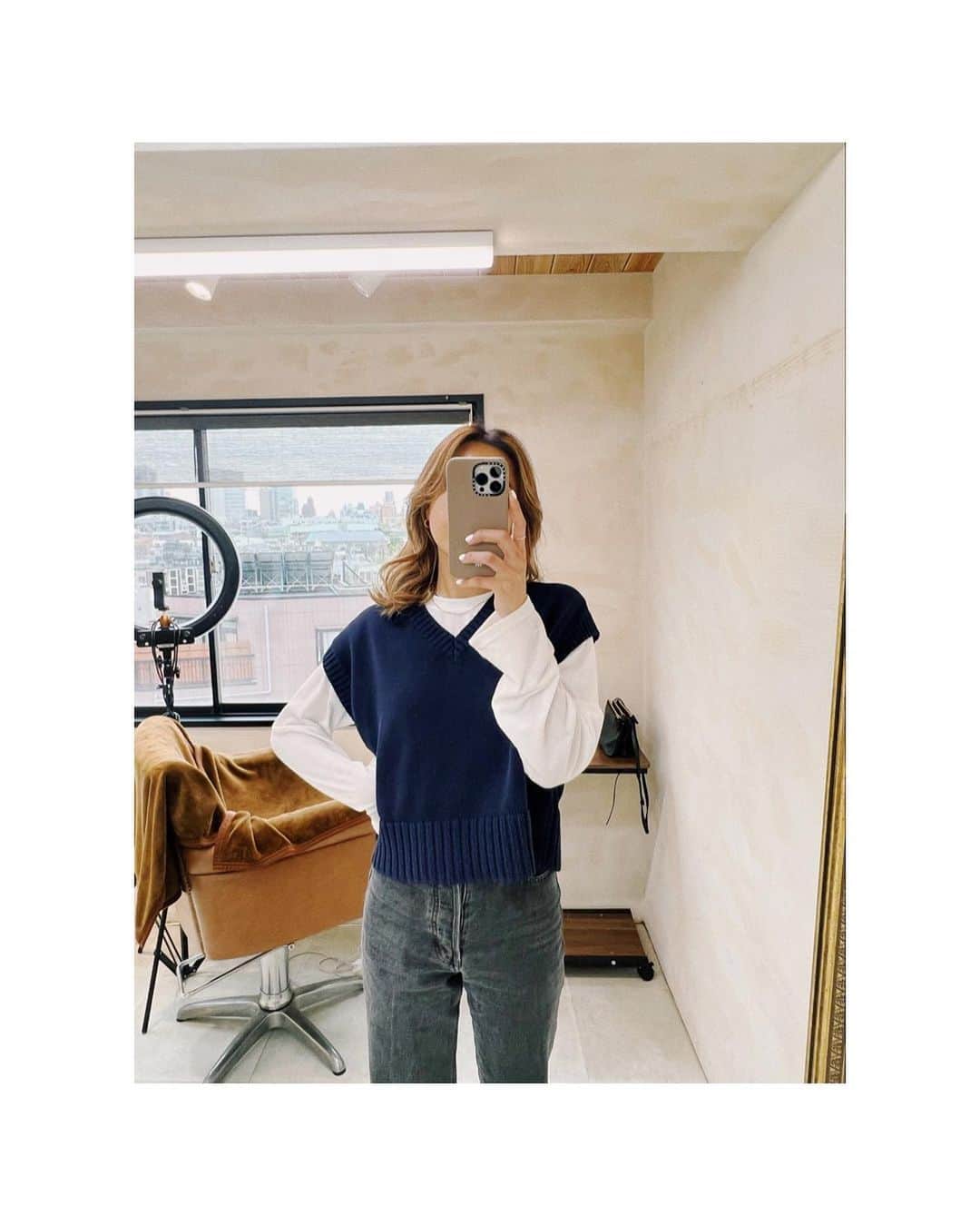 馬詰まほのインスタグラム：「カラーはしないで ハイライトだけばちばちに復活させましたぁ 沖縄から帰ってきたらまたすぐ暗くします👶🏼🍒 3枚目が加工なしだよ♡♡♡  @mahon2525  @ankhcross_omotesando   4月を目の前に出会いと別れを めちゃくちゃ感じてるけど これも転機だとおもって気持ち切り替えて頑張ろう☺︎☺︎☺︎ 人生山あり谷ありだからいいんだ♥」
