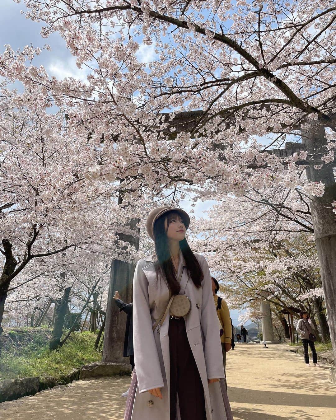 高木悠未のインスタグラム：「🌸 自然と触れ合う時間とてもすき 桜とセミは寿命短いから毎年ちゃんと感じたい」