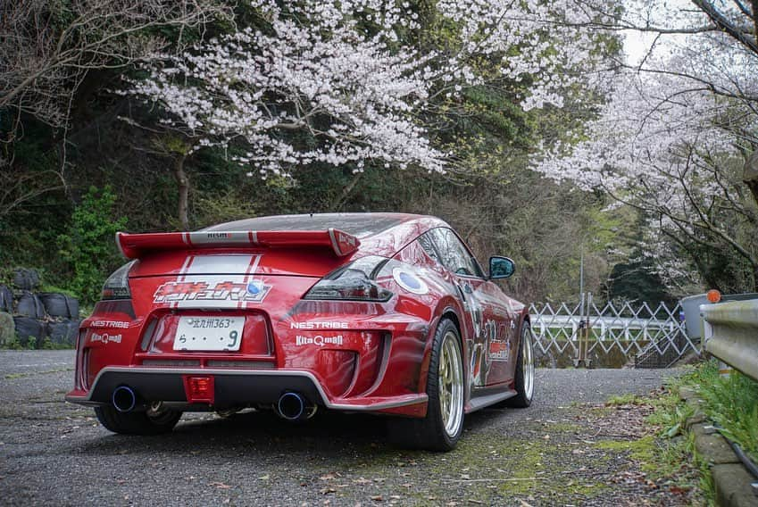 キタキュウマンのインスタグラム：「#北九州　#和布刈　#門司　#cherryblossom #Z34 #370Z #ZVE10 #workwheels #japancar」