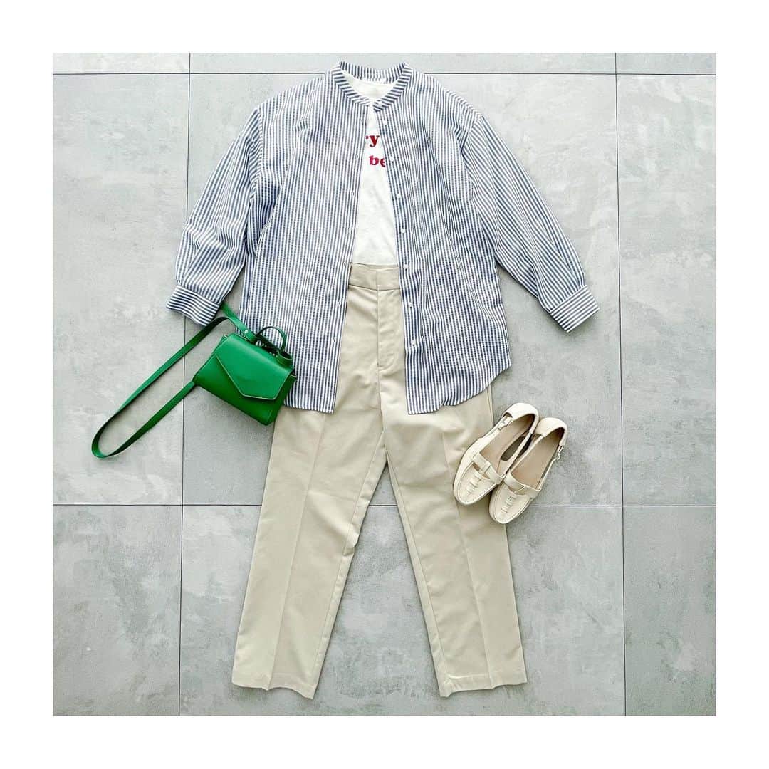 Lugnoncure（ルノンキュール）さんのインスタグラム写真 - (Lugnoncure（ルノンキュール）Instagram)「【Recommend Items】 スッキリとしたバンドカラーシャツは 一枚ではもちろん、羽織りとして着用したり ベストとレイヤードして着用したりと 様々な使い方で活躍します。 ⁡ 柔らかい肌触りと爽やかな色合いで 春から夏にかけて長くお使いいただけます。 ⁡ ⁡ ⁡ #shirt ¥5,390(tax incl.)_No.1711662 off-white/blue/navy ⁡ #one-piece ¥6,490(tax incl.)_No.1107137 off-white/blue/navy ⁡ ⁡ ⁡ ※商品画像は、撮影環境やご利用のPC・スマートフォンのモニター環境などにより実物と色味に差異がある場合がございます。 ⁡ ⁡ ⁡ #lugnoncure #ルノンキュール #オフコーデ #オフスタイル #休日コーデ #大人カジュアル #大人カジュアルコーデ #カジュアルコーデ #カジュアルファッション #シャツ #ストライプ #トレンド #春コーデ #spring #2023ss #canshopig」3月27日 19時15分 - lugnoncure