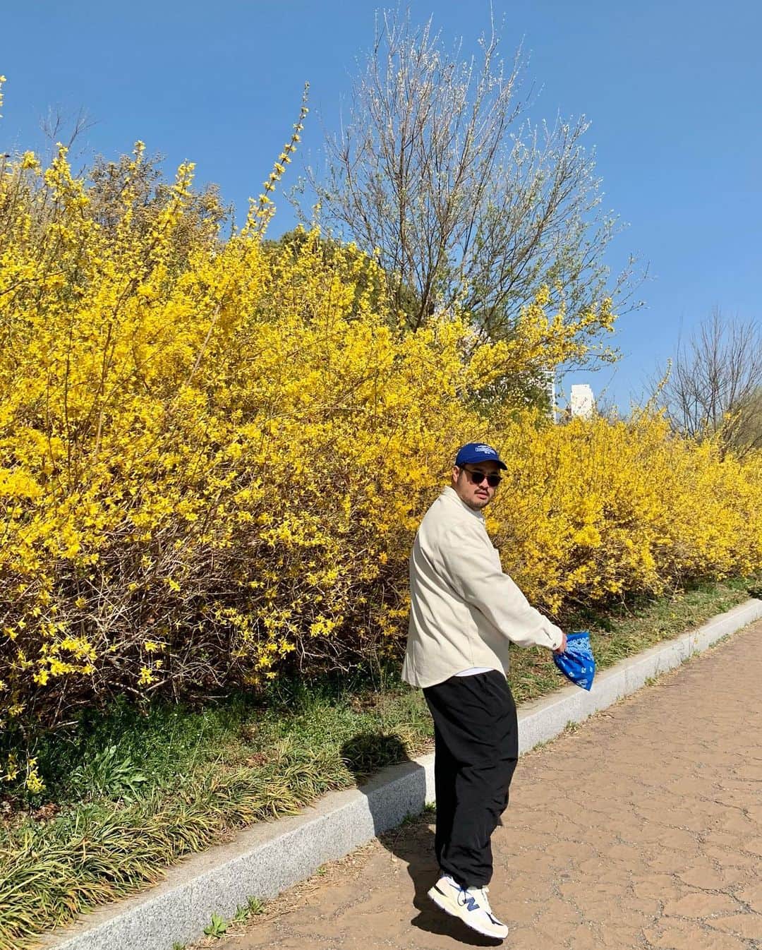 チャヨプのインスタグラム：「✔️ 어 응?꽃!아.꽃.뭐.주말」