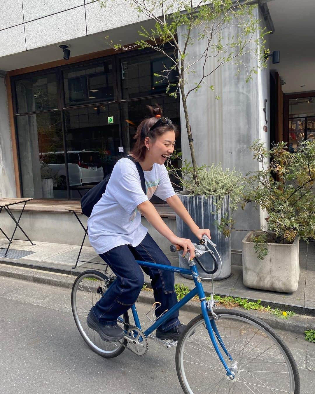 松本優さんのインスタグラム写真 - (松本優Instagram)「自転車旅🚲  @tem.203kilogram で買ったTシャツお気に入り💚💚💚  #dayoff#ootd#outfit#fashion#code#yucode👗#私服#ファッション#Tシャツ」3月27日 19時26分 - matsumoto_yu