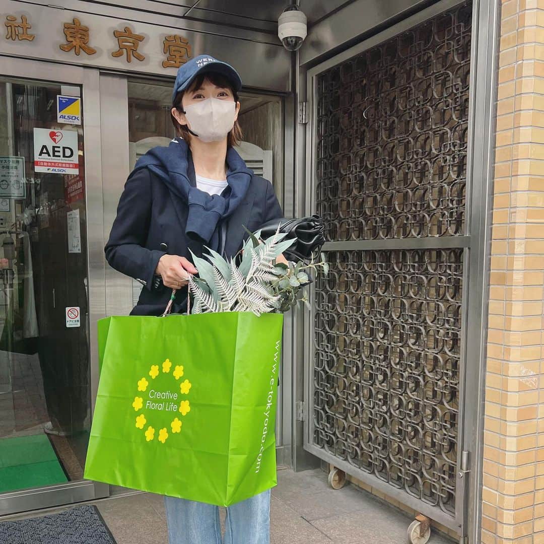 畑野ひろ子のインスタグラム：「ウェディングブーケのアーティフィシャルを仕入れに、東京堂さんへ行って来ました👰‍♀️💐」