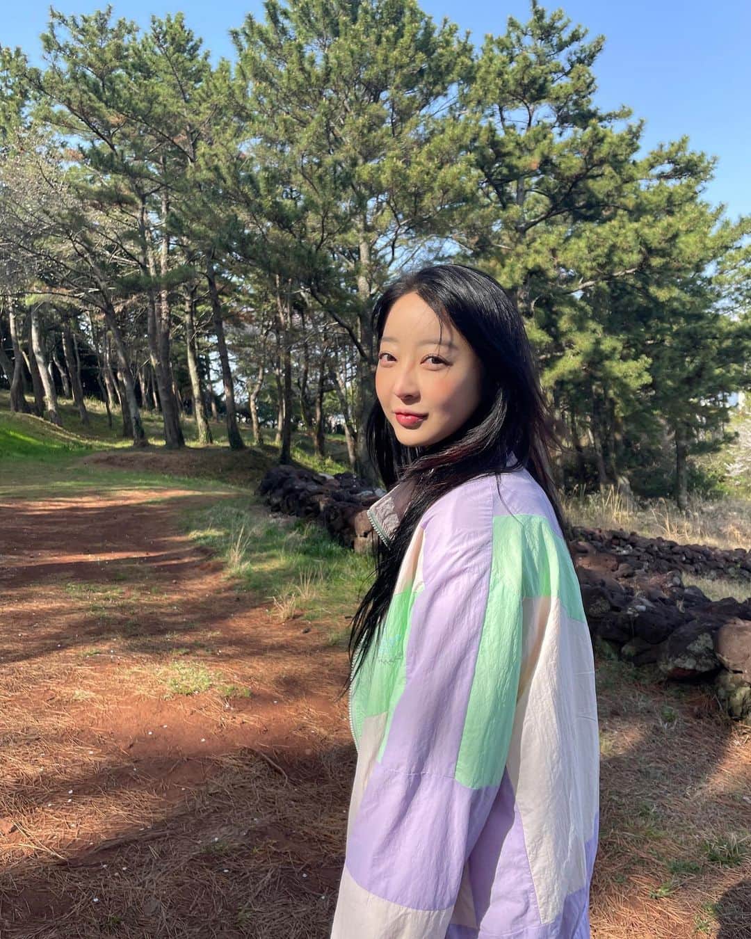 ヘリンのインスタグラム：「걷고 걷고 걷고 🚶‍♀️」