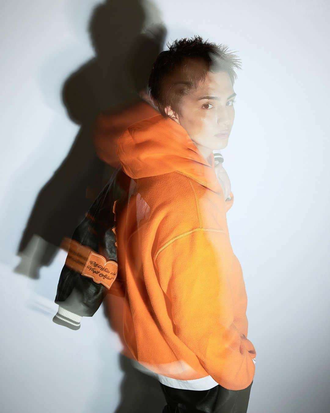 バンダリ亜砂也さんのインスタグラム写真 - (バンダリ亜砂也Instagram)「・ ・ ・ my favorite colors are black and orange. 🖤🧡 ・ ・ #fashion #fashionstyle  #vlone #offwhite  #nike #travisscott  #orange #color」3月27日 19時44分 - asaya.0223