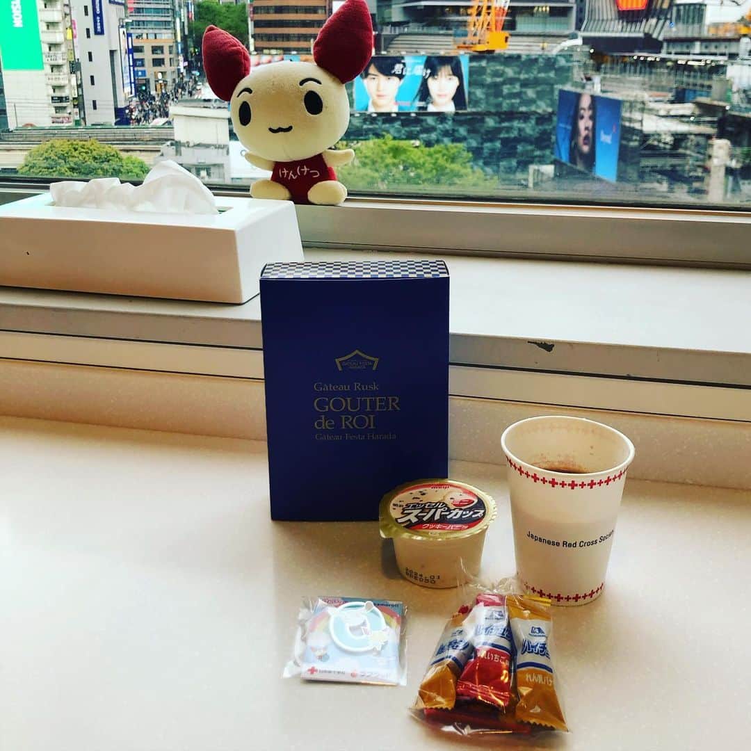 水谷さるころのインスタグラム：「献血リベンジ！　ミロ飲んで再チャレンジしたら、できたー！　ミロありがとう！」