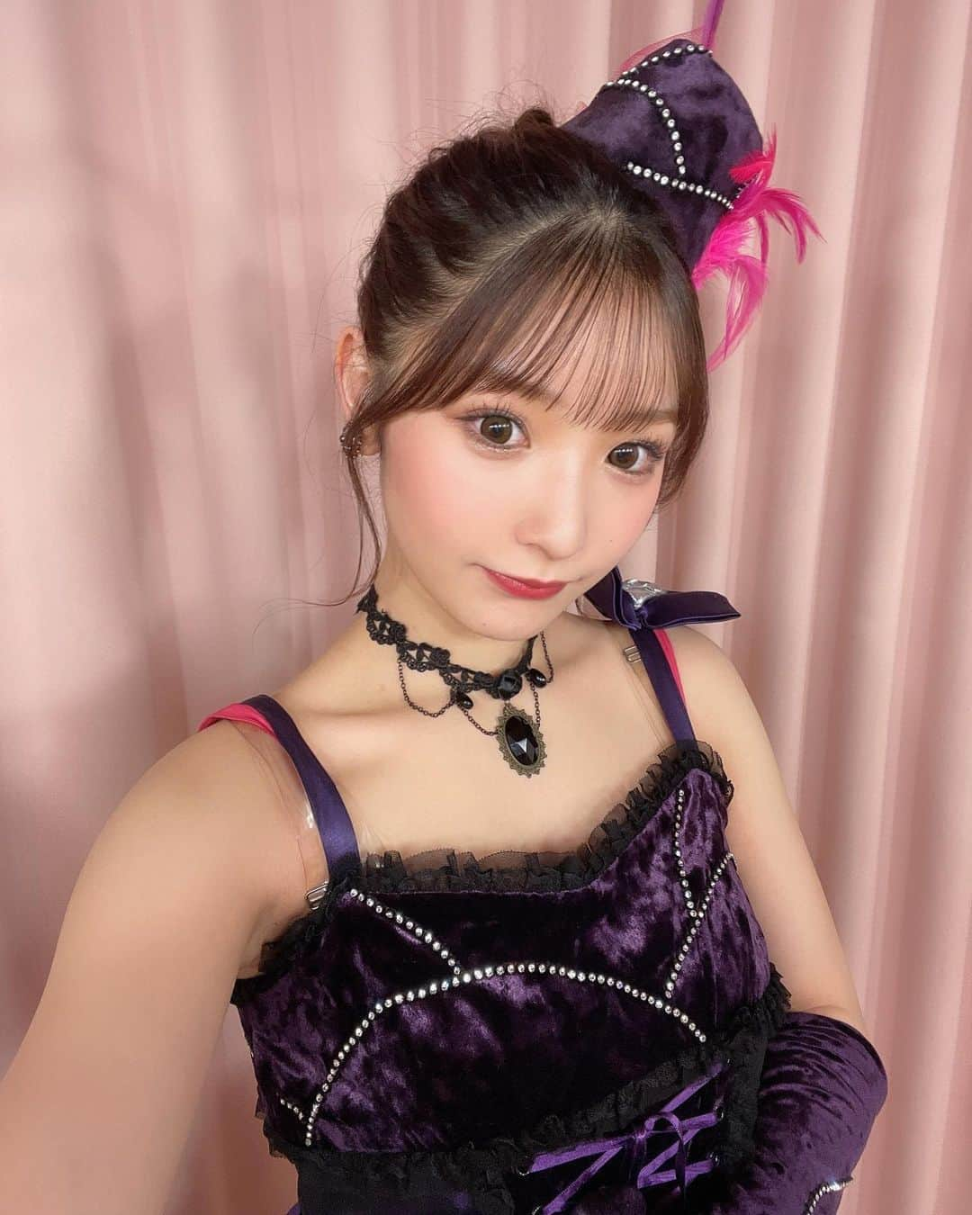 藤園麗のインスタグラム：「いつものポジションと違ったのでユニットも大人っぽい、純愛のクレッシェンドを披露しました💜✨ 歌詞も大人の女性の寂しさとかが表現させていて緊張したけどたまには大人っぽいのも良いのかな？☀️😳」