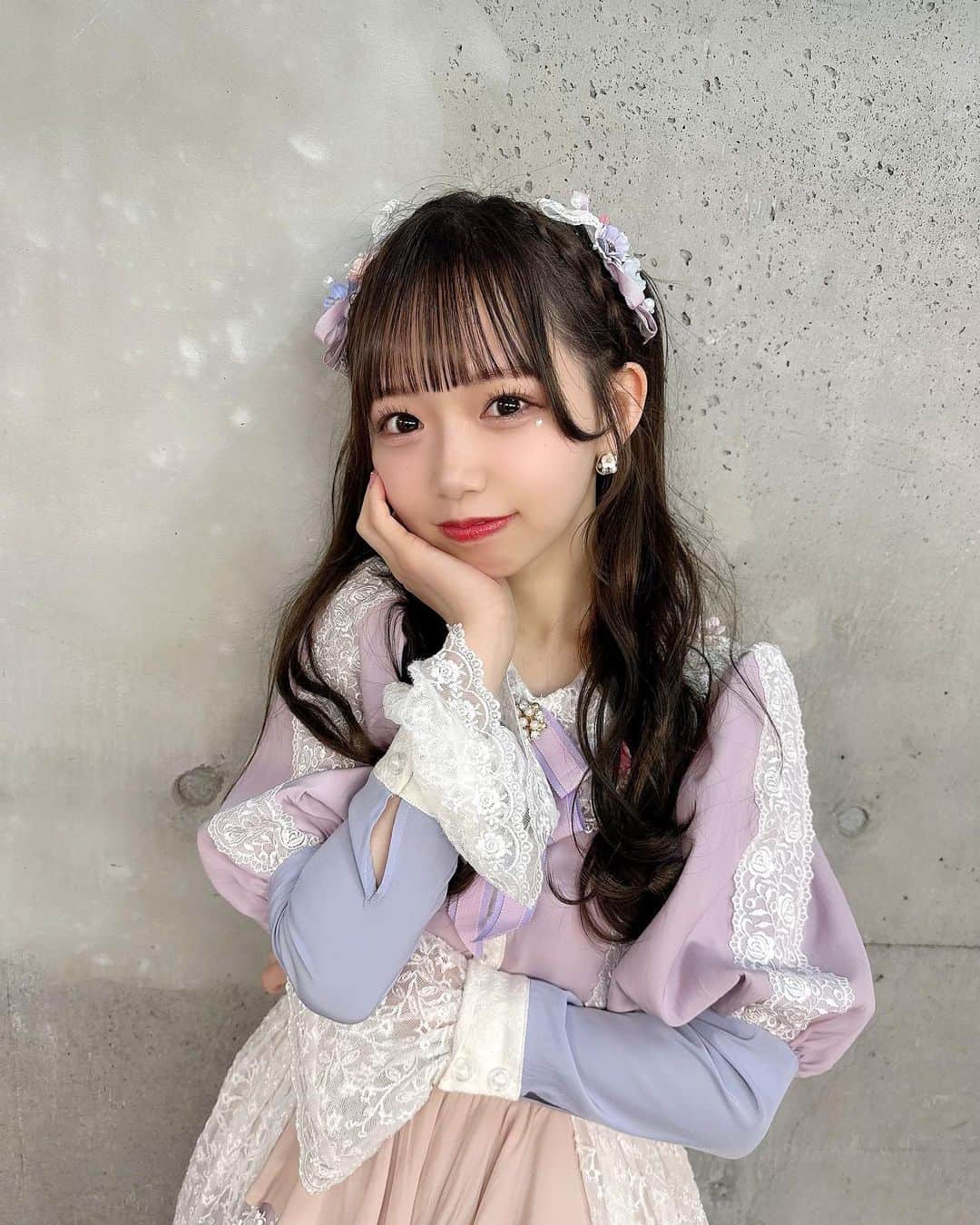 畑美紗起のインスタグラム：「私事ですが、 本日お誕生日を迎えました🎂🤍  いつも応援ありがとうございます🌸 みんなが側で支えてくれるから 頑張って乗り越えられています。  これからも応援してくださるみんなが いてくれる限り、夢を追いかけたいな💞  本当にみんなの事が大好きで大切な存在です🫶🏻  #畑美紗起生誕祭 #畑美紗起 #衣装 #アイドル #アイドル衣装 #instagood #shooting #me #dailylook #japanesegirl #japanese」