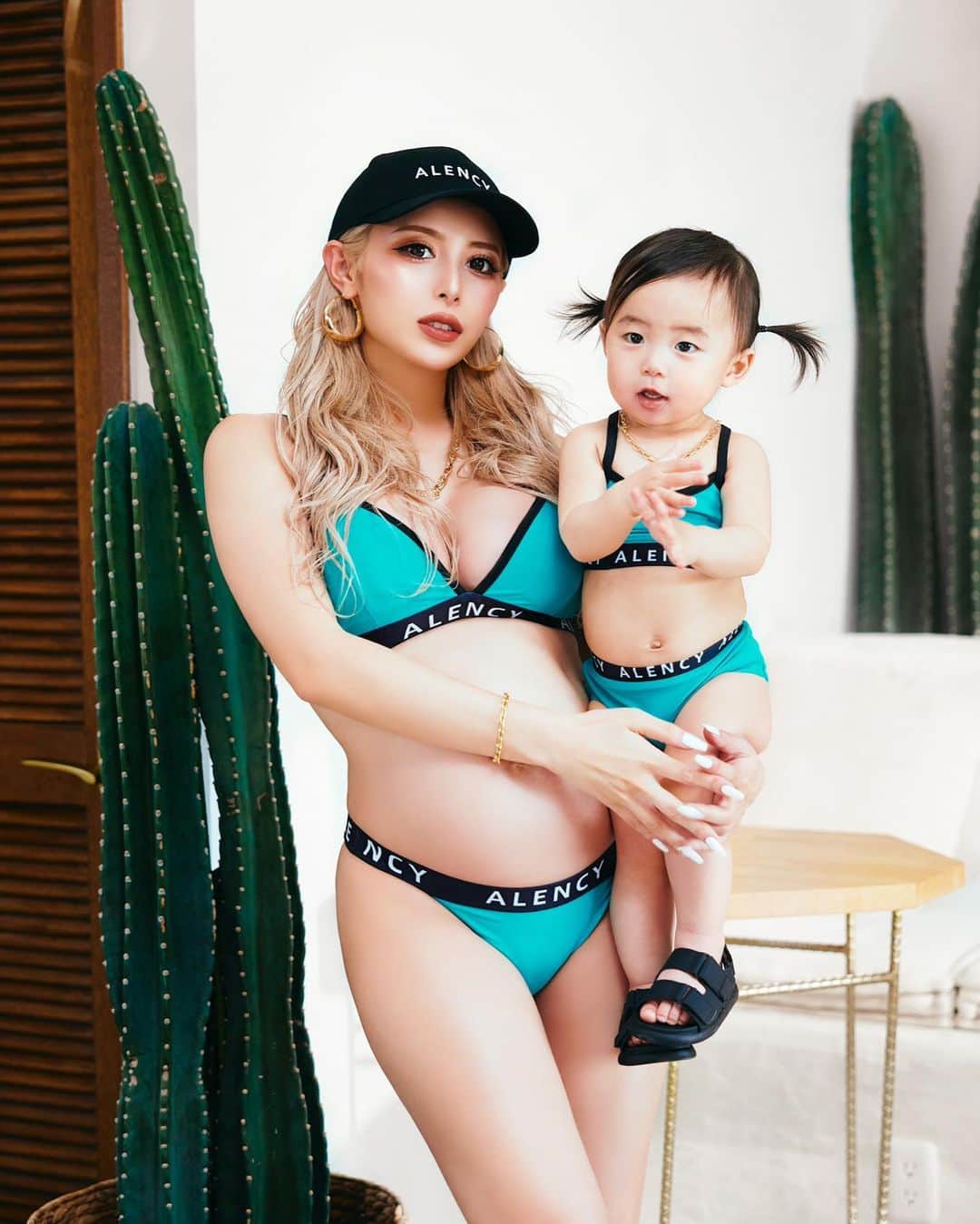 alency ロゴビキニ White × pink alency ロゴビキニ White × pink ロゴ入りトライアングルビキニ