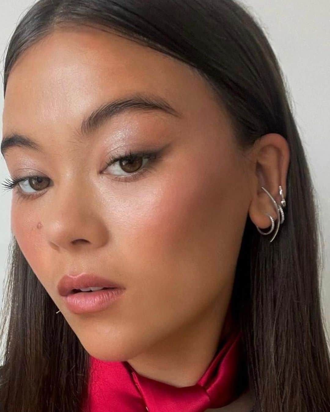 Hirotaka Jewelryのインスタグラム：「@lukita in a White Gold Asymmetrical Ear Stack with Akoya Pearls and Diamonds  Styled by @cryoungin for @sagaftrafound ‘Conversations with #Shrinking’ Makeup by @alexandraafrench #repost #hirotakajewelry #lukitamaxwell」
