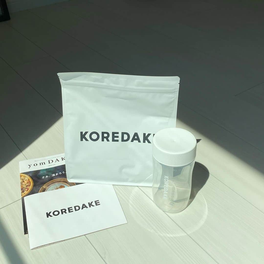 のインスタグラム：「・  @koredake_official 🍵  最近暴飲暴食がすごい気がして、、 (気のせいだと思いたいw) プロテインに初めて挑戦してみまして🫢  抹茶味のプロテインにしてみたよ〜 他にも沢山種類あったよ🤎  豆乳と割って飲んでるっ🍼  もうすぐBLACKPINKに会えるので 自分磨きがとても捗っております🫢💗  ーーーーーーーーーーーーーーー 限定クーポンコード▼ 【 WATANANA1225 】 →初回定期が20％OFF+シェーカー付き🥛✨ ーーーーーーーーーーーーーーー  #KOREDAKE #完全栄養食 #完全食 #完全栄養プロテイン #プロテイン #ソイプロテイン #ウェルネスプロテイン #プロテインダイエット #置き換えダイエット ーーーーーーーーーーーーーーー」