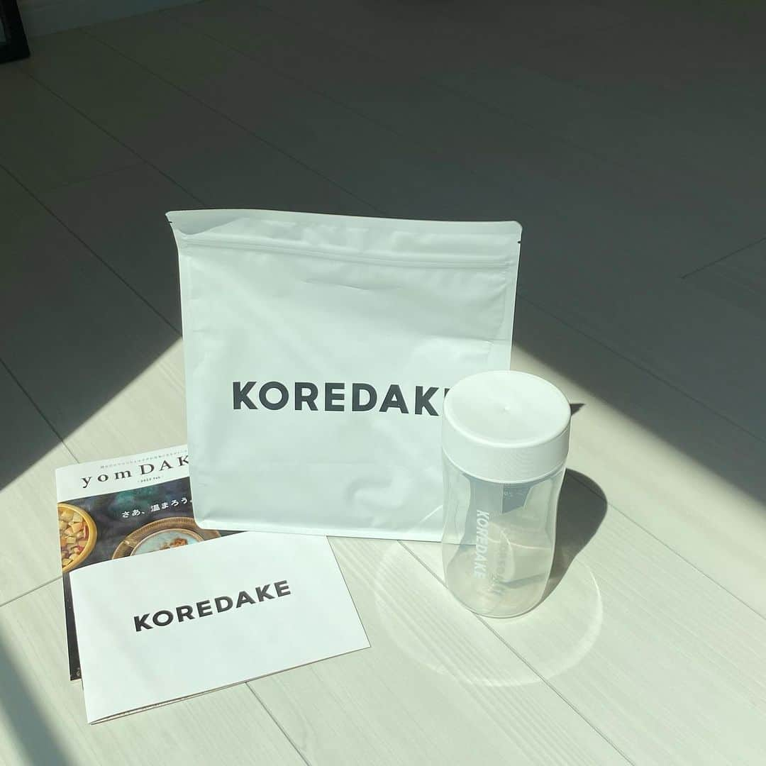 渡邊菜々のインスタグラム：「・  @koredake_official 🍵  最近暴飲暴食がすごい気がして、、 (気のせいだと思いたいw) プロテインに初めて挑戦してみまして🫢  抹茶味のプロテインにしてみたよ〜 他にも沢山種類あったよ🤎  豆乳と割って飲んでるっ🍼  もうすぐBLACKPINKに会えるので 自分磨きがとても捗っております🫢💗  ーーーーーーーーーーーーーーー 限定クーポンコード▼ 【 WATANANA1225 】 →初回定期が20％OFF+シェーカー付き🥛✨ ーーーーーーーーーーーーーーー  #KOREDAKE #完全栄養食 #完全食 #完全栄養プロテイン #プロテイン #ソイプロテイン #ウェルネスプロテイン #プロテインダイエット #置き換えダイエット ーーーーーーーーーーーーーーー」