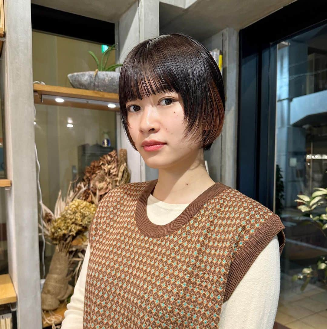 樫本琳花のインスタグラム：「✂︎✂︎  最近時をかけるスピードが速い、  今年はW杯，WBCがあったおかげでプロ野球のオフシーズンが退屈じゃなかった✌︎  もうすぐ開幕だ〜  春は少し気分いつもと変えたくなるね✂︎  いつもありがとうございます😆  @arata_siika   #開幕戦 #観に行っちゃう #勝ちますように⚾️」