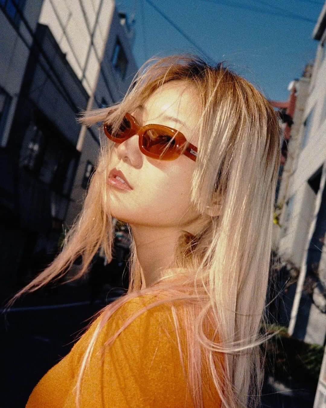 小林レイミのインスタグラム：「@resumewear 🧡 I’m so glad having me in Tokyo🫶🏻🤍 @vanmalinee @pynjiradarakul」