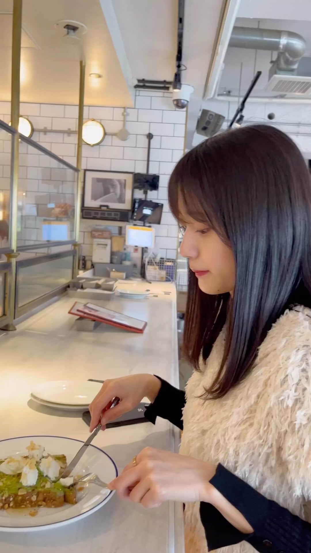 のインスタグラム：「. また少し寒くなりましたね  . #崎本紗衣 #スターダストプロモーション #崎本紗衣崎本紗衣崎本紗衣 #Japan #Japanesegirl #Spring #春 #東京カフェ #恵比寿」