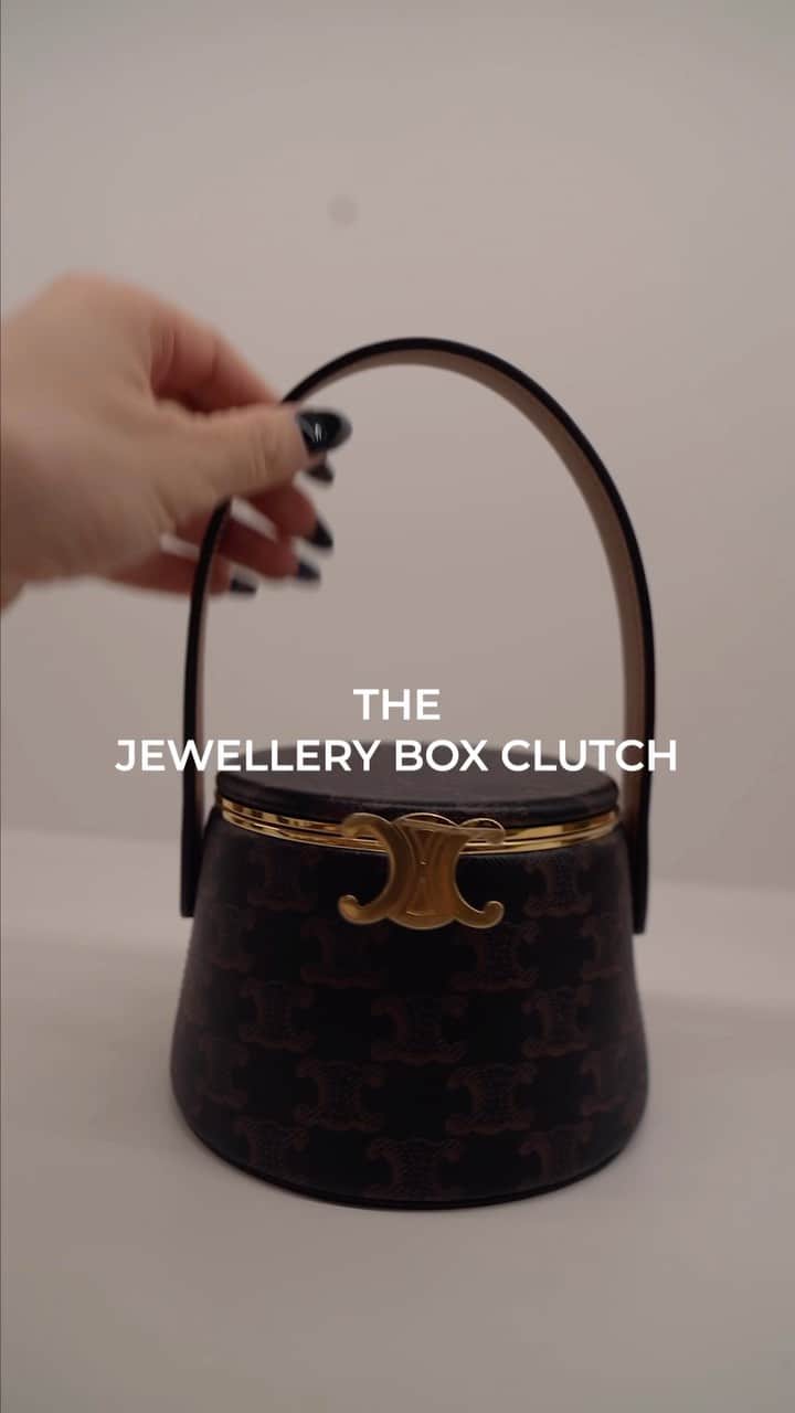 RJMStyleのインスタグラム：「TRENDING: The jewellery box clutch.  Both #Celine」