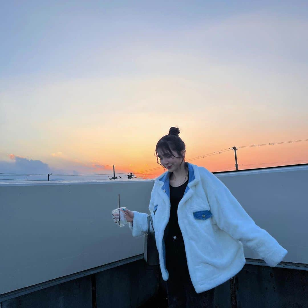 高畑麻優さんのインスタグラム写真 - (高畑麻優Instagram)「#mayus_style_ 🌆🧡  夕日が綺麗だったの~~！🌇 北海道もーそろ離れるって考えたら寂しい🥲」3月27日 21時28分 - 04__m.aa