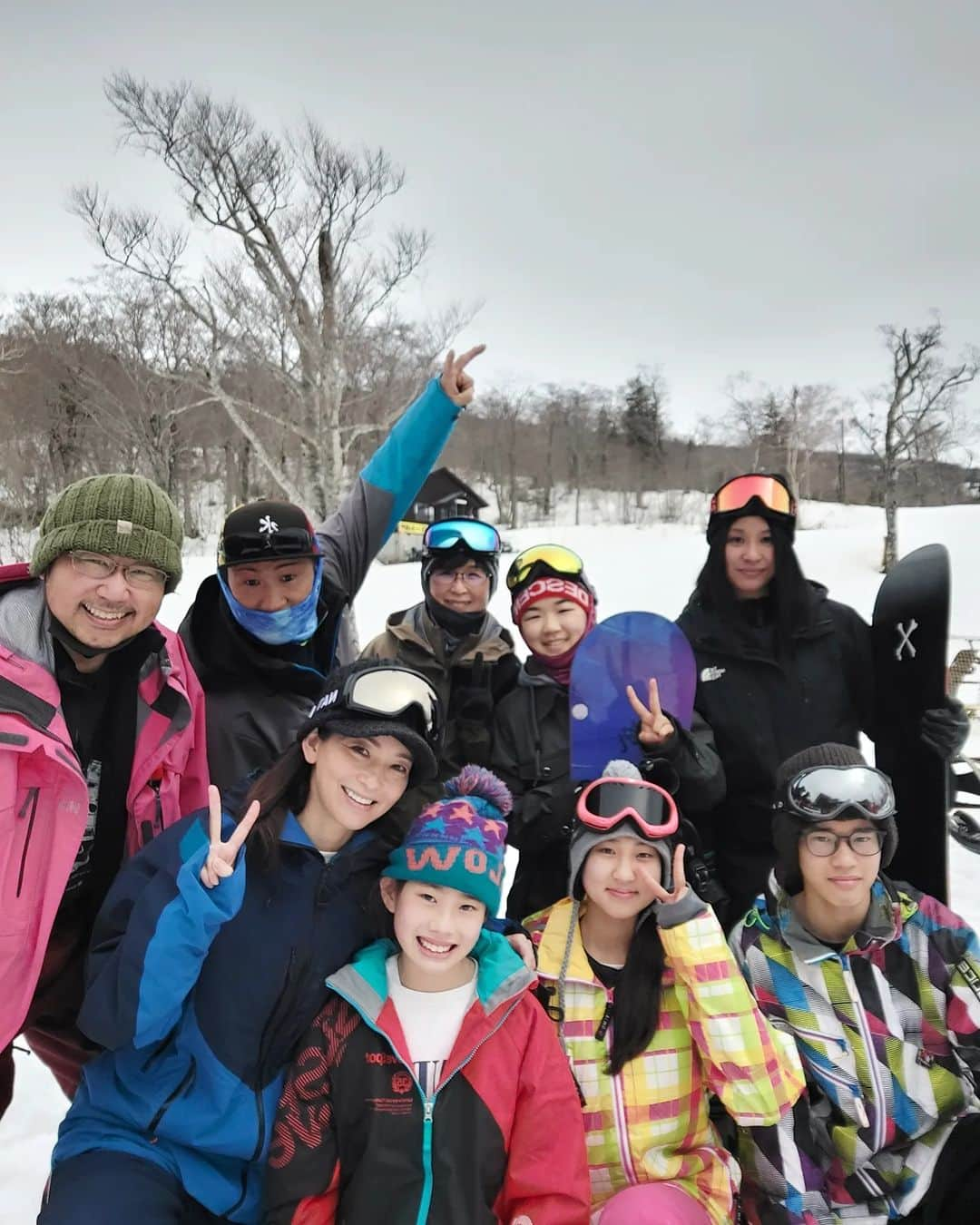 佐藤純さんのインスタグラム写真 - (佐藤純Instagram)「2年ぶりのスキー🎿‼️  スキー仲間と行ってきました🚙  あ～❤もぉ最高🎿❤  楽しすぎる😍  いつもお世話になっているペンションマーベリック🏡  @maverick0241322016  スキーも楽しみだけど、ここに泊まるのも楽しみ💕  ご飯も美味しくて、オーナー夫婦も素敵✨  子供達もみんな仲良し。  こうして比べるとみんな大きくなったなぁ。  #スキー #ski #スキー仲間 #ペンションマーベリック #ママ #ママモデル #モデル #mama #mamamodel #model」3月27日 21時48分 - junsatoidea